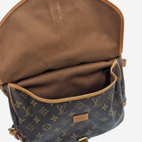 MONOGRAM CANVAS SAUMUR 30