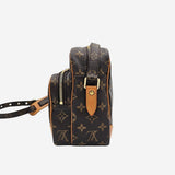 MONOGRAM CANVAS NILE MM