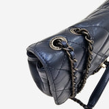 BLÅ MEDIUM IRIDESCENT LAMBSKIN SINGLE FLAP