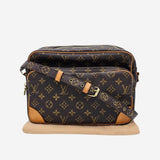 MONOGRAM CANVAS NILE MM