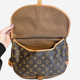 MONOGRAM CANVAS SAUMUR 30
