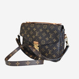 Monogram Canvas Pochette metis