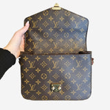 Monogram Canvas Pochette metis