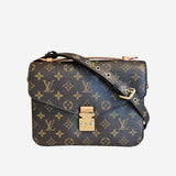 Monogram Canvas Pochette metis