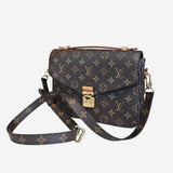 Monogram Canvas Pochette metis