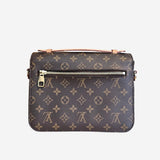 Monogram Canvas Pochette metis