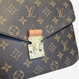 Monogram Canvas Pochette metis