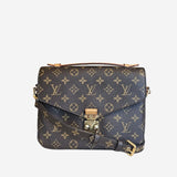 Monogram Canvas Pochette metis