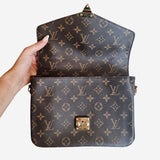 Monogram Canvas Pochette Metis