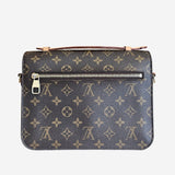 Monogram Canvas Pochette metis