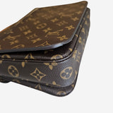 Monogram Canvas Pochette metis