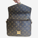 Monogram Canvas Pochette metis