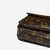 Monogram Canvas Pochette metis