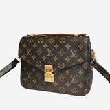 Monogram Canvas Pochette metis