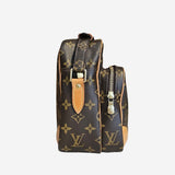 MONOGRAM CANVAS NILE MM