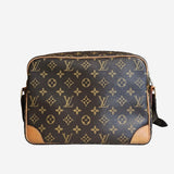 MONOGRAM CANVAS NILE MM