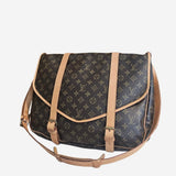MONOGRAM CANVAS SAUMUR 43