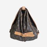 MONOGRAM CANVAS SAUMUR 43
