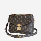 Monogram Canvas Pochette metis