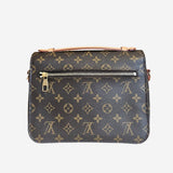 Monogram Canvas Pochette metis