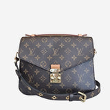 Monogram Canvas Pochette Metis