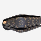 Monogram Canvas Pochette metis