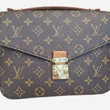 Monogram Canvas Pochette Metis