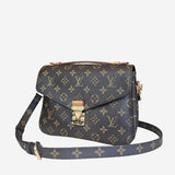 Monogram Canvas Pochette metis