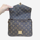 Monogram Canvas Pochette metis