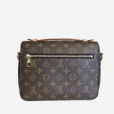 Monogram Canvas Pochette metis