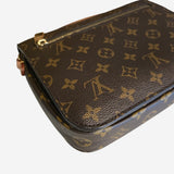 Monogram Canvas Pochette metis
