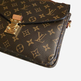 Monogram Canvas Pochette metis
