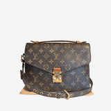 Monogram Canvas Pochette metis