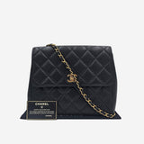 SORT CAVIAR SQUARE FLAP BAG