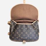 MONOGRAM CANVAS SAUMUR 30