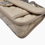 Beige caviar single flap bag taske fra brand: CHANEL - We Do Vintage