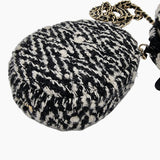 Tweed Shearling circle bag taske fra brand: CHANEL - We Do Vintage