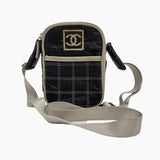 Sport Line CC crossbody taske fra brand: CHANEL - We Do Vintage