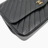 vintage diagonal quilted flap bag taske fra brand: CHANEL - We Do Vintage