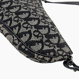 Sort Jacquard Canvas Saddle taske fra brand: DIOR - We Do Vintage