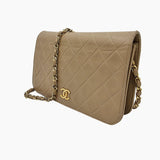 VINTAGE BEIGE FULL FLAP BAG taske fra brand: CHANEL - We Do Vintage