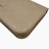 VINTAGE BEIGE FULL FLAP BAG taske fra brand: CHANEL - We Do Vintage