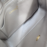 Vintage Mademoiselle quilted flap bag taske fra brand: CHANEL - We Do Vintage