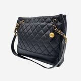 VINTAGE CAVIAR TOTE taske fra brand: CHANEL - We Do Vintage