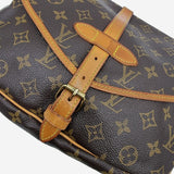 MONOGRAM CANVAS SAUMUR 30 taske fra brand: LOUIS VUITTON - We Do Vintage