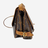 MONOGRAM CANVAS SAUMUR 30 taske fra brand: LOUIS VUITTON - We Do Vintage