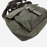 ARMY GRØN NYLON CROSSBODY taske fra brand: PRADA - We Do Vintage