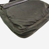 ARMY GRØN NYLON CROSSBODY taske fra brand: PRADA - We Do Vintage