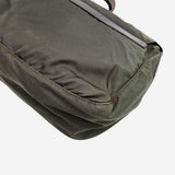 ARMY GRØN NYLON CROSSBODY taske fra brand: PRADA - We Do Vintage