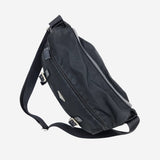 SORT NYLON CROSSBODY taske fra brand: PRADA - We Do Vintage